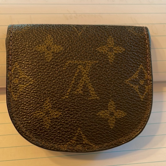 Louis Vuitton pouch - Picture 2 of 7